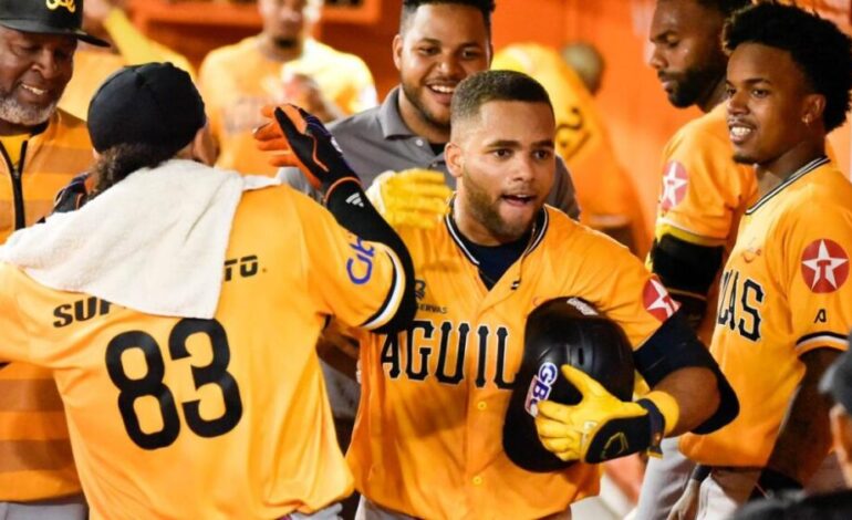 «Águilas Consiguen Primera Victoria al Superar 7-6 a los Leones»
