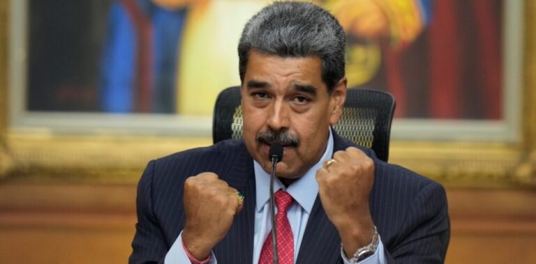 «Llamados a los Militares Aumentan la Tensión Política en Venezuela antes de la Jura de Maduro»