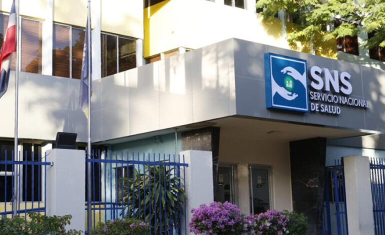 «Gobierno y Médicos Logran Aumento Salarial del 25%»