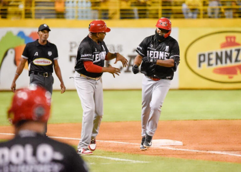 Leones del Escogido aplastan 9-0 a las Águilas Cibaeñas y consolidan el segundo lugar del Round Robin