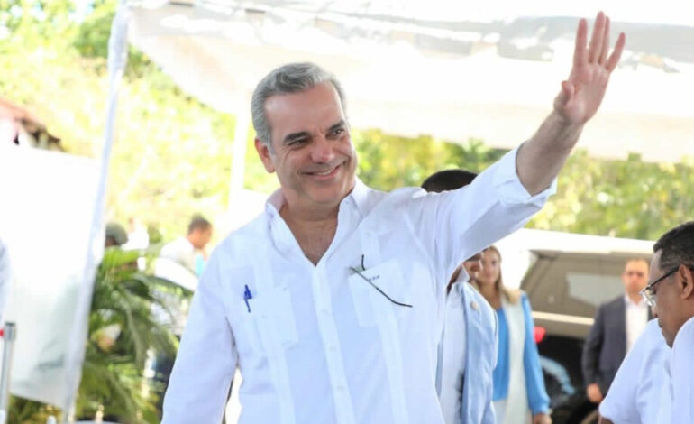 Luis Abinader refuerza su compromiso con los dominicanos con amplia agenda en el Gran Santo Domingo