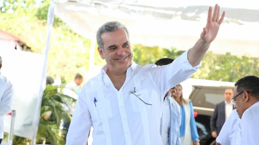 Luis Abinader refuerza su compromiso con los dominicanos con amplia agenda en el Gran Santo Domingo