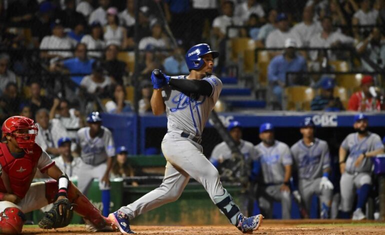 Tigres del Licey con paso firme hacia la final tras victoria emocionante sobre los Leones del Escogido