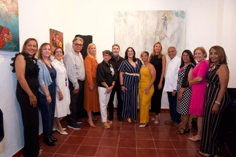 Inauguran exposición Arte Solidario en apoyo a pacientes con cáncer