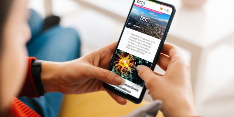 TECH Universidad, líder en empleabilidad, encabeza el ranking con el mayor número de egresados insertados profesionalmente