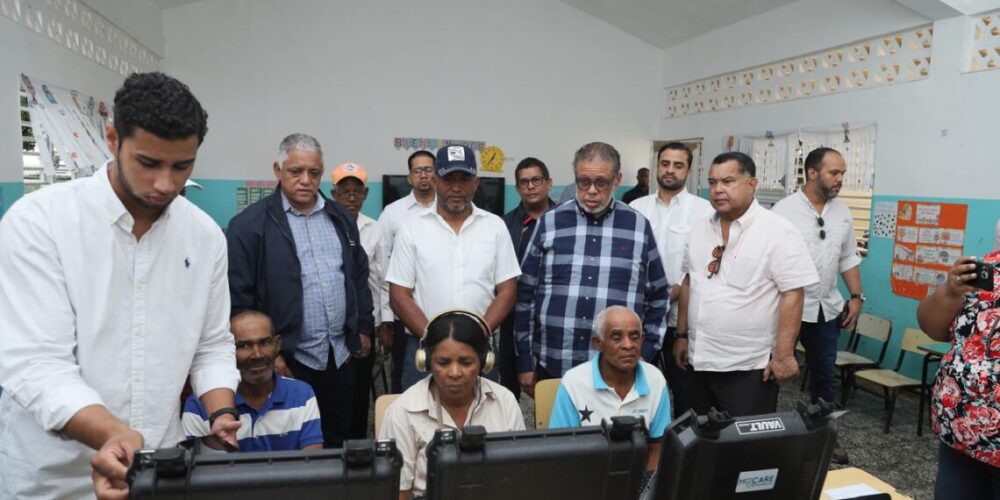  La telemedicina llega a Pedernales con jornada de asistencia integral de la DGDC