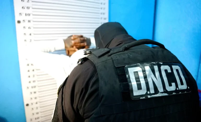 Capturado en Punta Cana uno de los 10 fugitivos más buscados por EE.UU.: dominicano acusado de cuádruple homicidio y narcotráfico