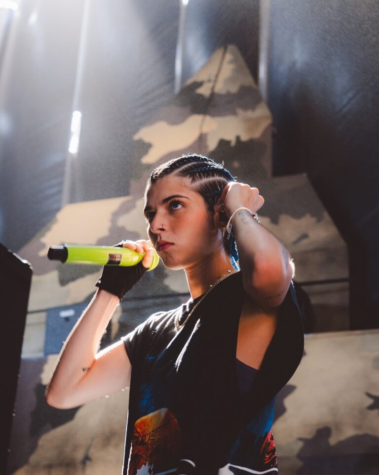 Iza M deslumbra en el Baja Beach Fest y presenta en vivo su nuevo sencillo