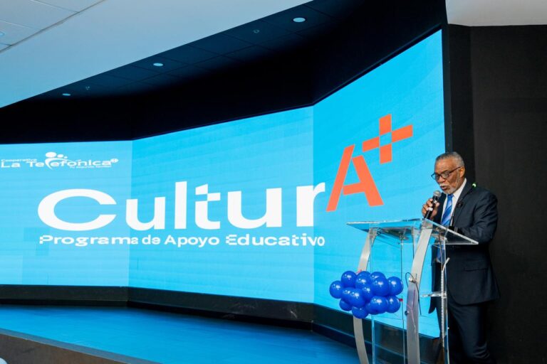 ¡70 Estudiantes Premiados! Cooperativa La Telefónica Entrega RD$1.4 Millones en Bonos Educativos