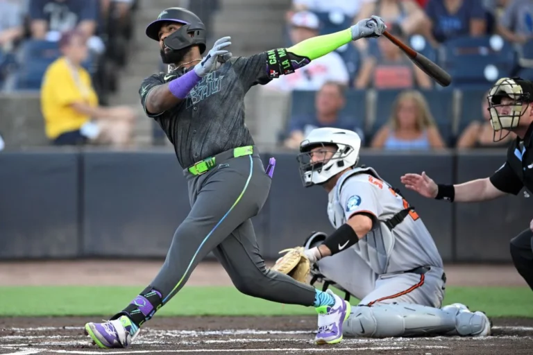 Rays aún no negocian extensión con el dominicano Junior Caminero pese a su gran debut en MLB