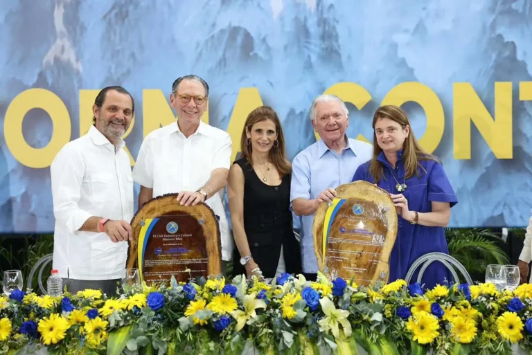 Club Mauricio Báez reconoce trayectoria de los hermanos José Miguel y Roberto Bonetti Guerra en su 62 aniversario