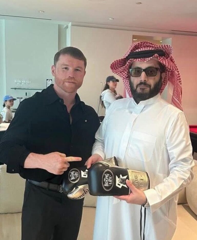 Canelo Álvarez sorprende a Turki Alalshikh con un regalo histórico y recibe una oferta millonaria para terminar su carrera