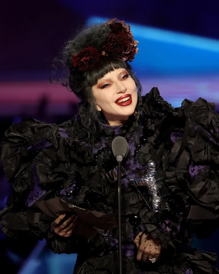 MTV VMAs 2025: moda, música y mensajes sociales brillan en la alfombra roja