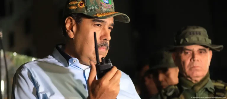 Maduro anuncia entrenamiento militar en barrios populares en medio de tensión con Estados Unidos