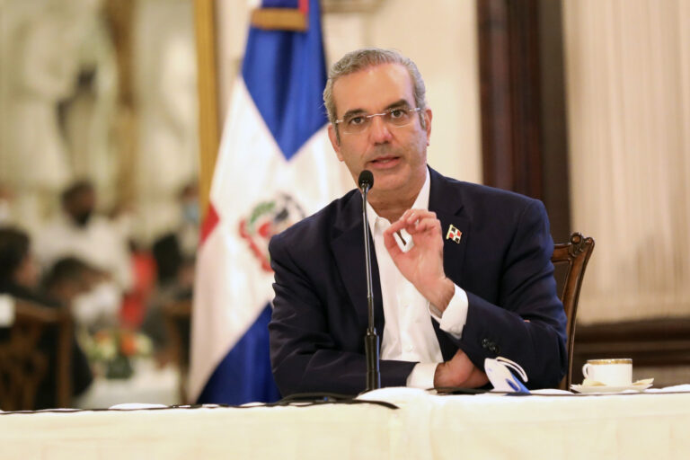 Gobierno de Abinader impulsa programas en salud y educación para responder a las necesidades del pueblo
