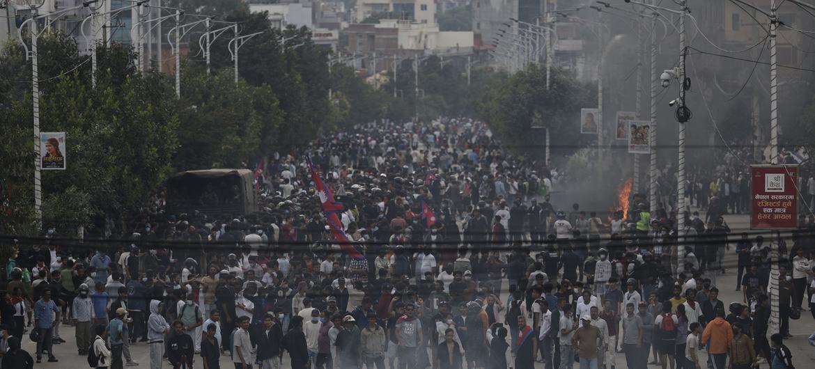 Crisis en Nepal: renuncia del primer ministro tras protestas juveniles que dejaron 19 muertos