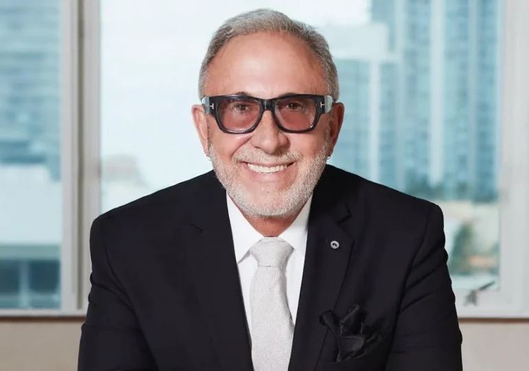 Luis Abinader y Emilio Estefan Jr. celebran la música latina en RD