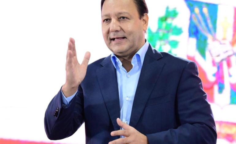 Abel Martínez califica de “fallo total” al gobierno y llama a transformar el país en 2028
