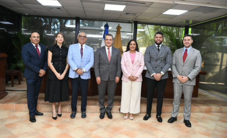 JCE e IESPEC presentan compendio de ensayos y premian ganadores del Tercer Concurso “Democracia e Identidad 2024