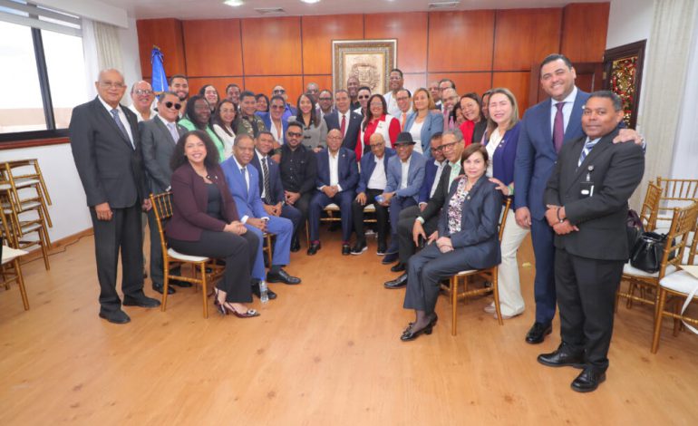 Diputados presentan proyecto de ley para proteger y promover el merengue y la bachata en RD