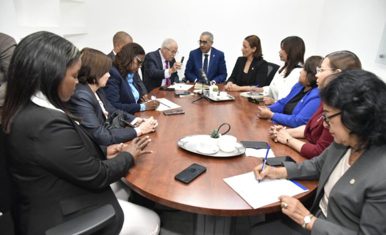 Diputados evalúan situación del Programa de Medicamentos de Alto Costo