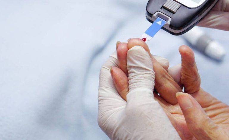 Médico de Mayo Clinic alerta sobre la peligrosa relación entre diabetes y enfermedad renal crónica