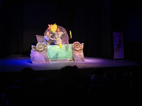 “Un Dinosaurio llamado Igu” inaugura el FITIJ 2025 con magia, humor y fantasía