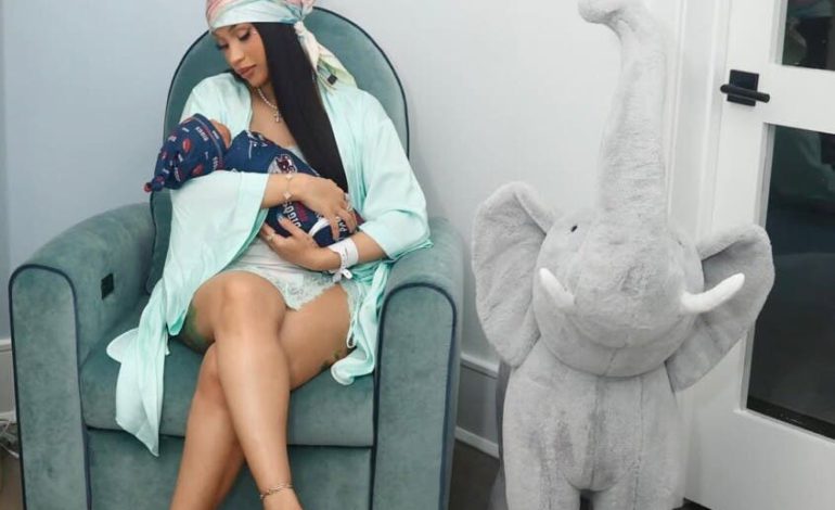 Cardi B enternece las redes al compartir las primeras fotos de su recién nacido
