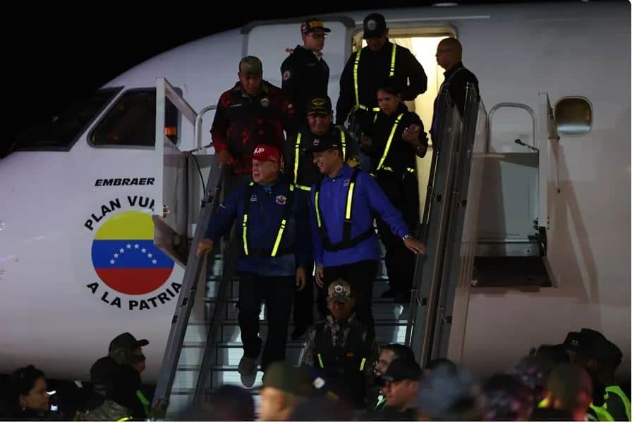 Vuelo con 379 venezolanos deportados desde EE. UU. reabre debate sobre política aérea y migratoria entre ambos países