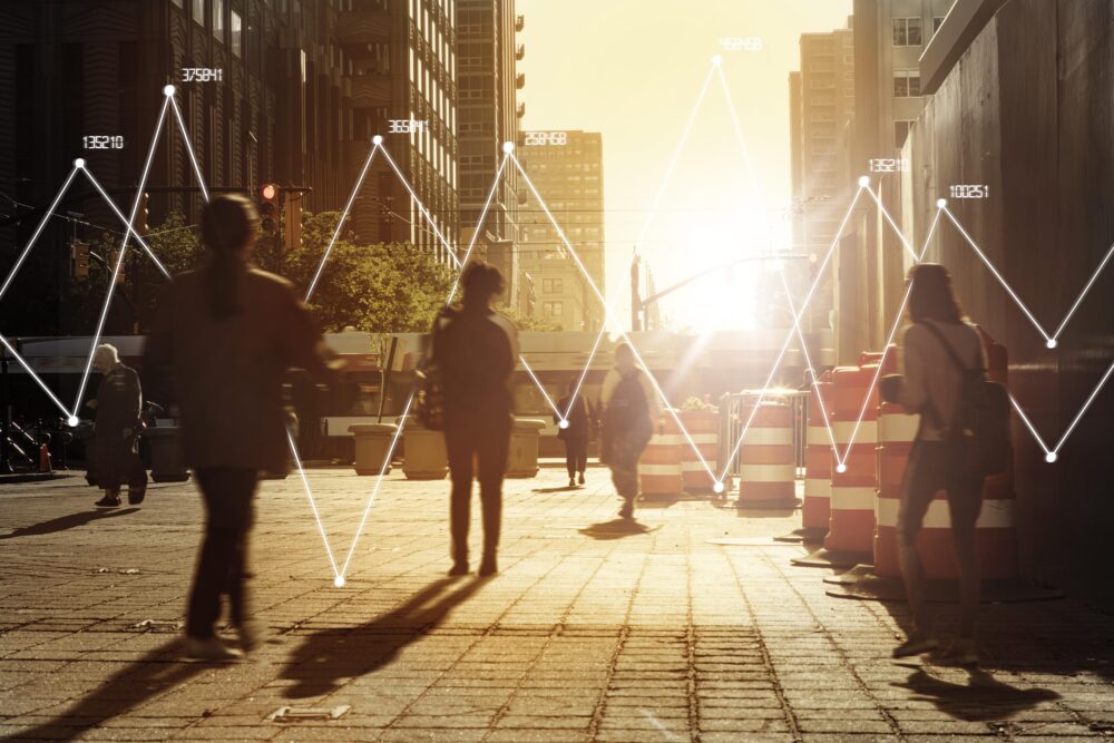 LLYC presenta informe que redefine la movilidad humana como motor económico global