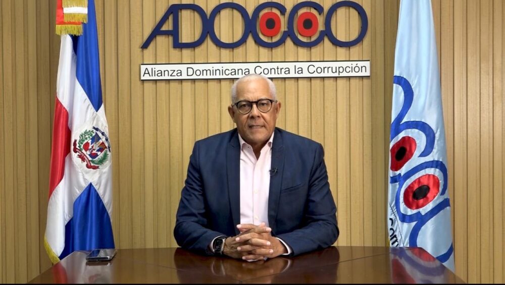 ADOCCO exige reintegro inmediato y acción penal tras anulación de auto-aumento salarial en La Romana