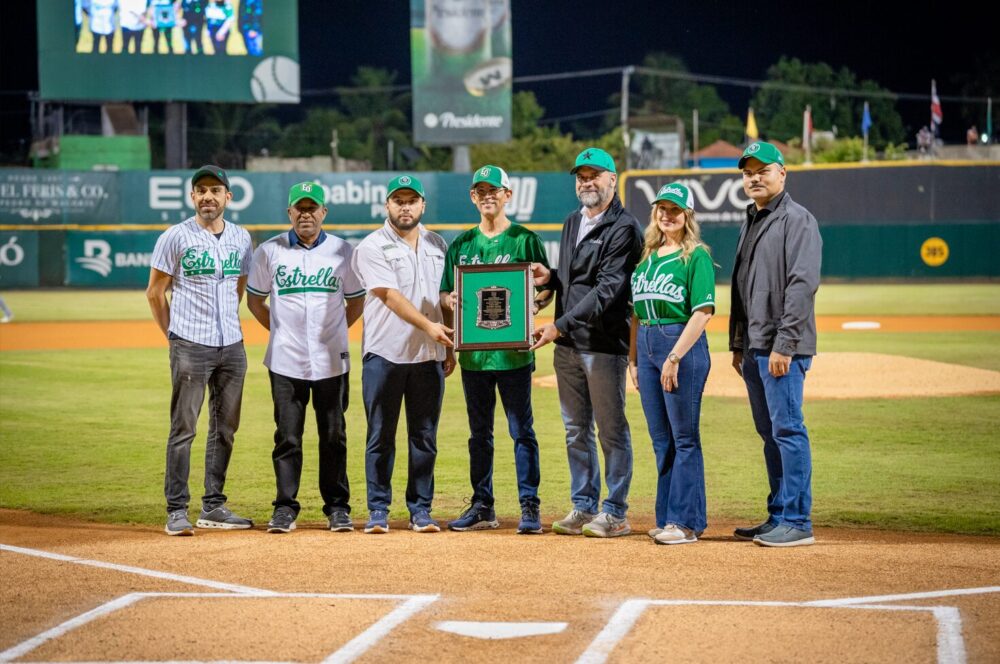 Cementos Progreso celebra la “Noche Titán” en apoyo al béisbol y la comunidad petromacorisana