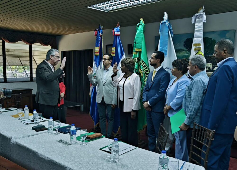 ADOFEM juramenta nueva directiva presidida por la Dra. Clementina Gilleard