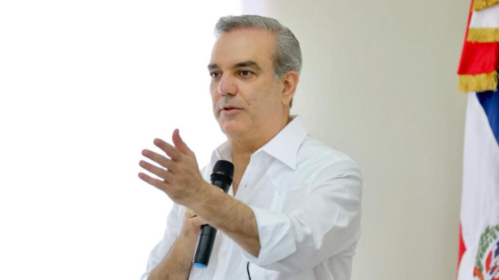 Abinader reitera independencia del Ministerio Público ante acusaciones del PLD por caso Senasa