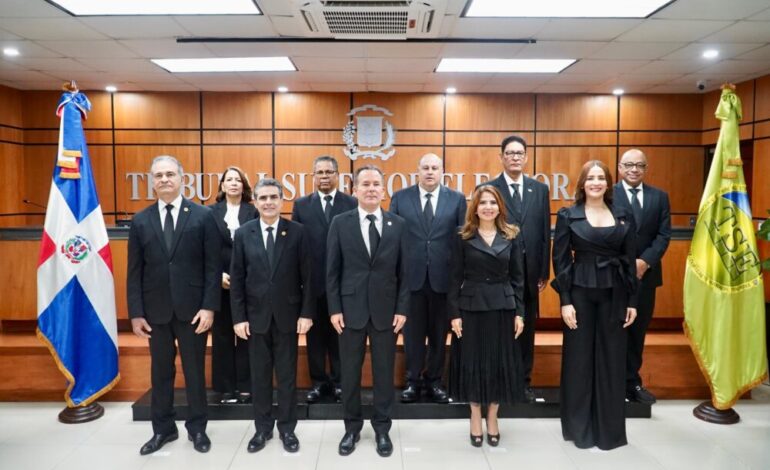CNM posesiona nuevos jueces del Tribunal Superior Electoral para el período 2025-2029