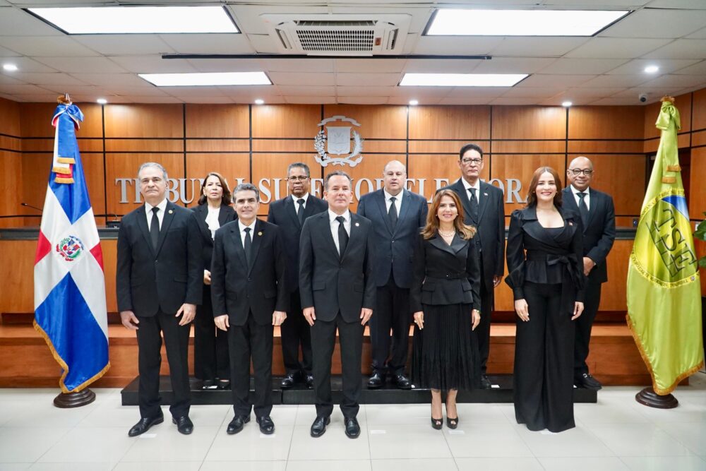 CNM posesiona nuevos jueces del Tribunal Superior Electoral para el período 2025-2029