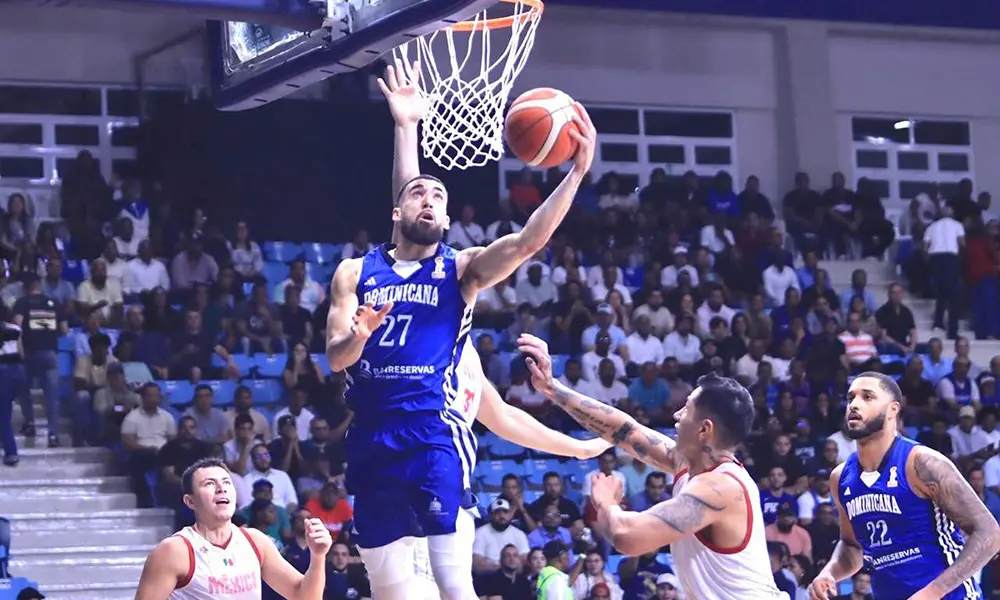 RD se queda a centímetros del triunfo: México remonta y gana con dos tiros libres finales