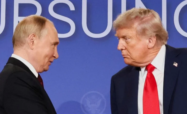 Trump apunta a debilitar a Rusia presionando a Maduro, según artículo de Fox News