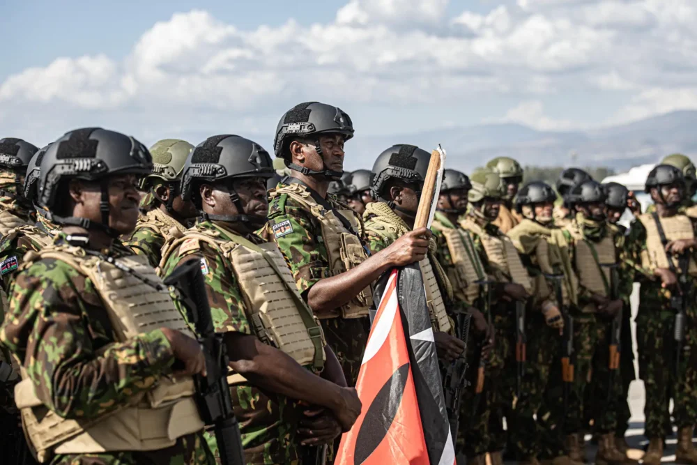 Llegan a Haití 230 policías kenianos para reforzar la lucha contra las pandillas en un momento crítico de inseguridad