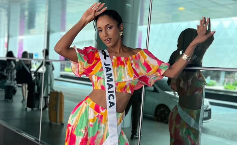 Miss Jamaica sufre severas lesiones luego de caer del escenario en Miss Universo