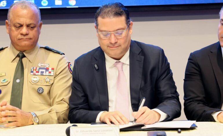 Aduanas firma acuerdo histórico para fortalecer la Ventanilla Única de Comercio Exterior