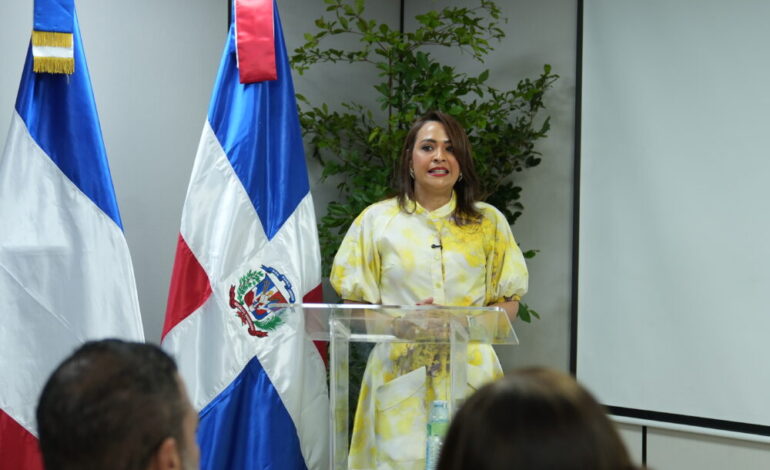 GBH reconoce a Yayo Sanz Lovatón por modernizar el sistema aduanero dominicano