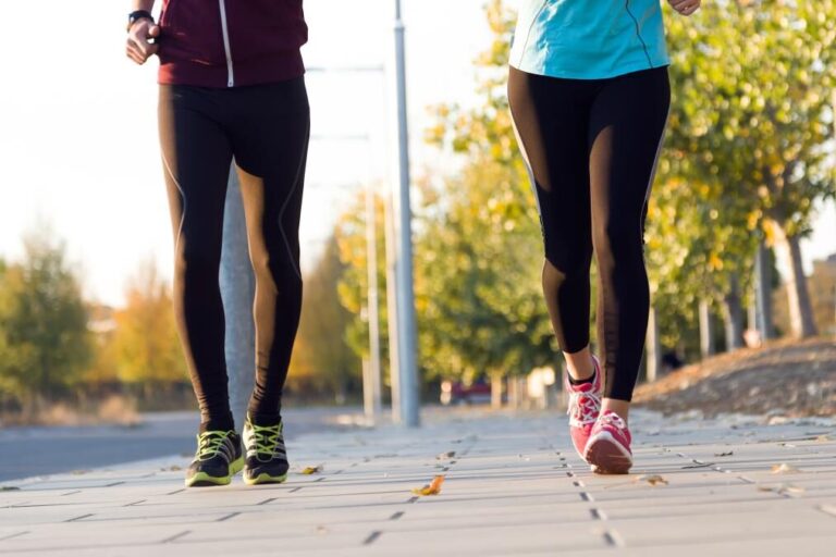 Caminar a diario: pequeños pasos, grandes beneficios para la salud