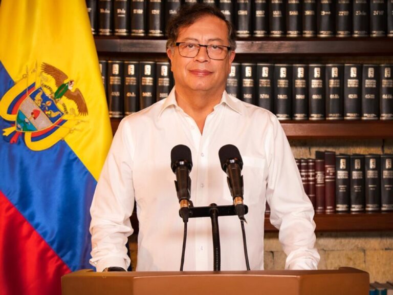 Petro califica a Maduro de dictador y rechaza acusaciones de narcotráfico