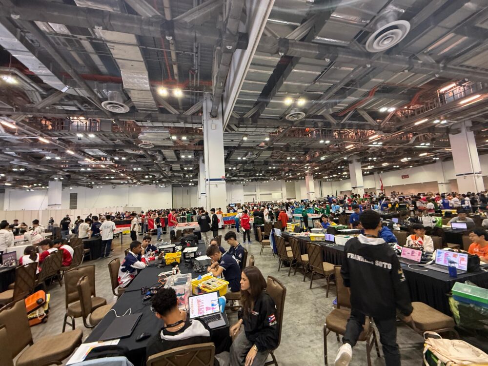 República Dominicana logra plata y bronce en la Olimpiada Mundial de Robótica 2025