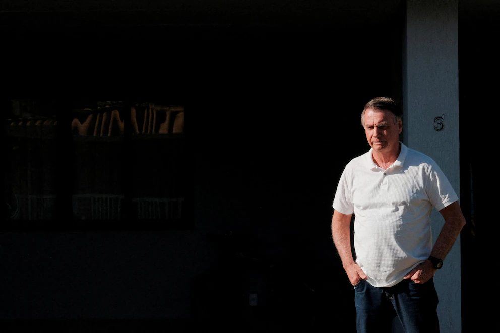 Bolsonaro es operado con éxito de doble hernia en Brasilia