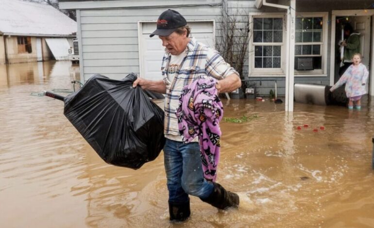California sin Nochebuena: tormenta histórica obliga a declarar emergencia y pone en alerta a 38 millones de personas