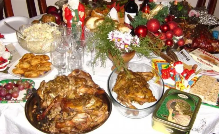La cena del 31 de diciembre mantiene viva la tradición familiar en los hogares dominicanos