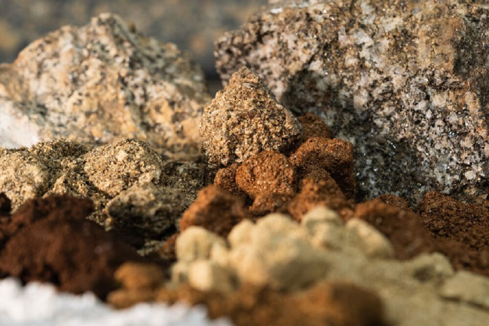 EE. UU. acelera exploración de tierras raras en Pedernales: el mayor dilema ambiental y político para Abinader