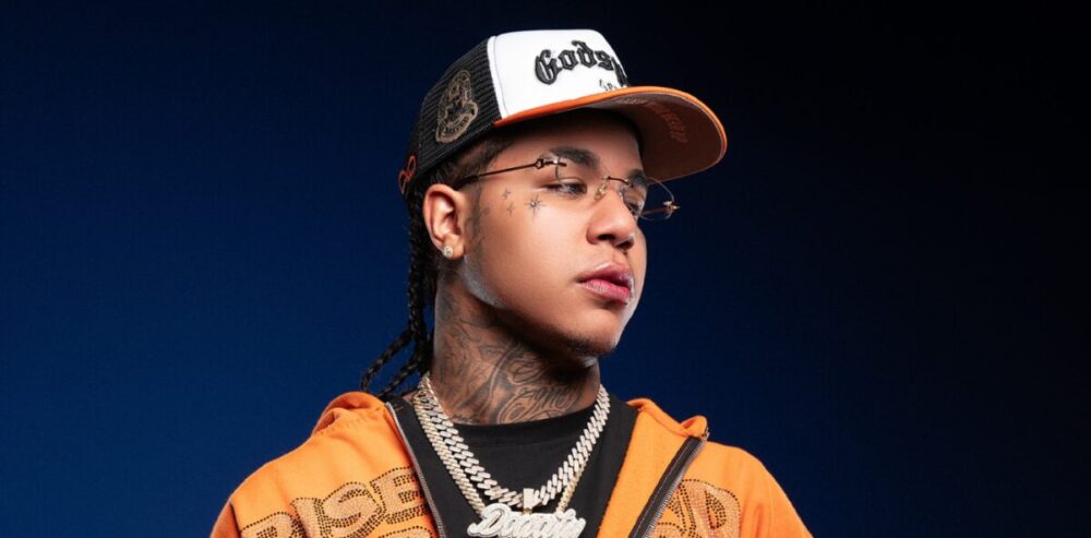 PN retiene arma de fuego al artista urbano Donaty durante cierre de “Conciertos Navideños 2025” en Los Guaricanos